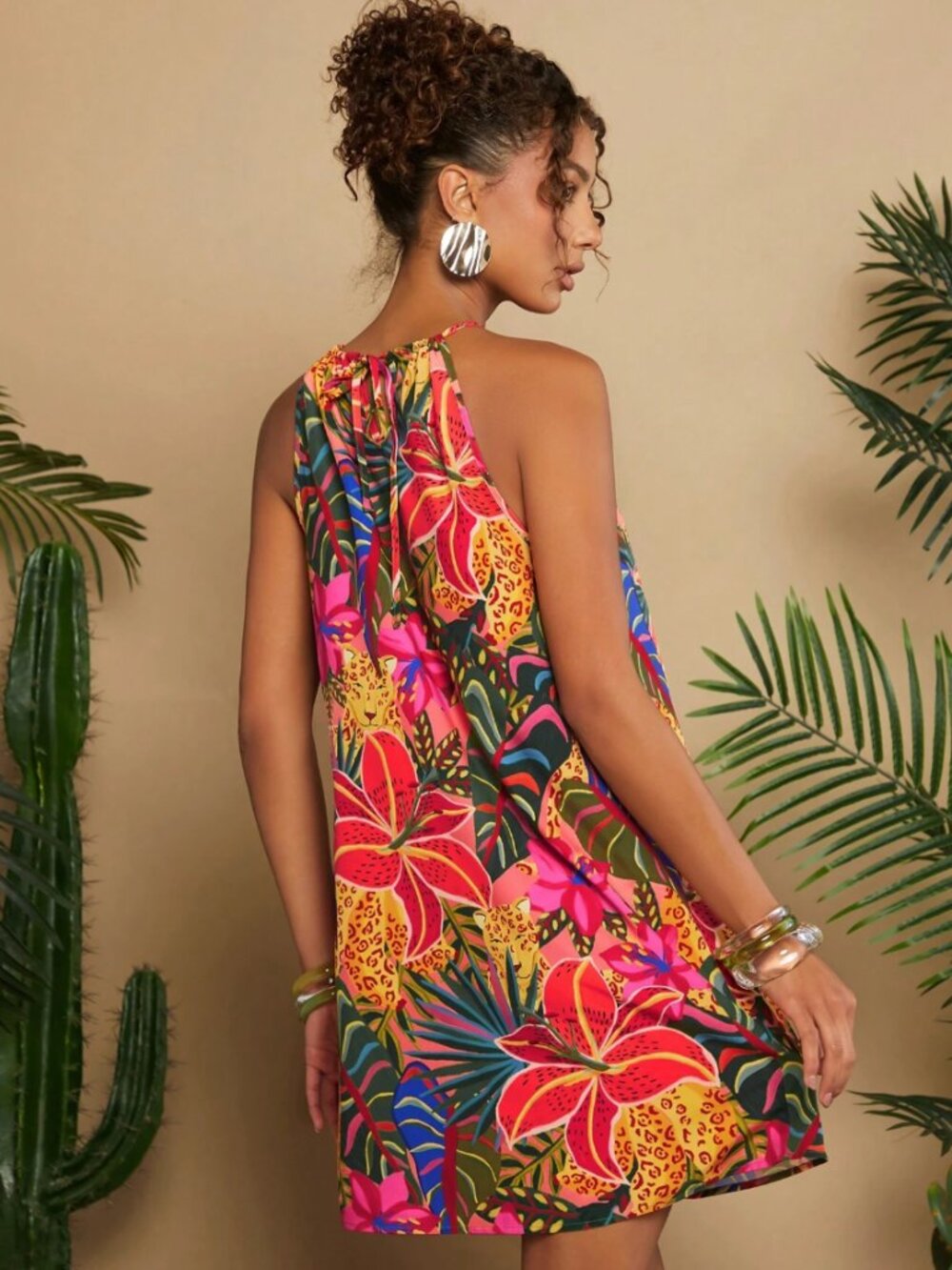Tropical Halter Dress - Vibrant colors - Picture 3 of 7
